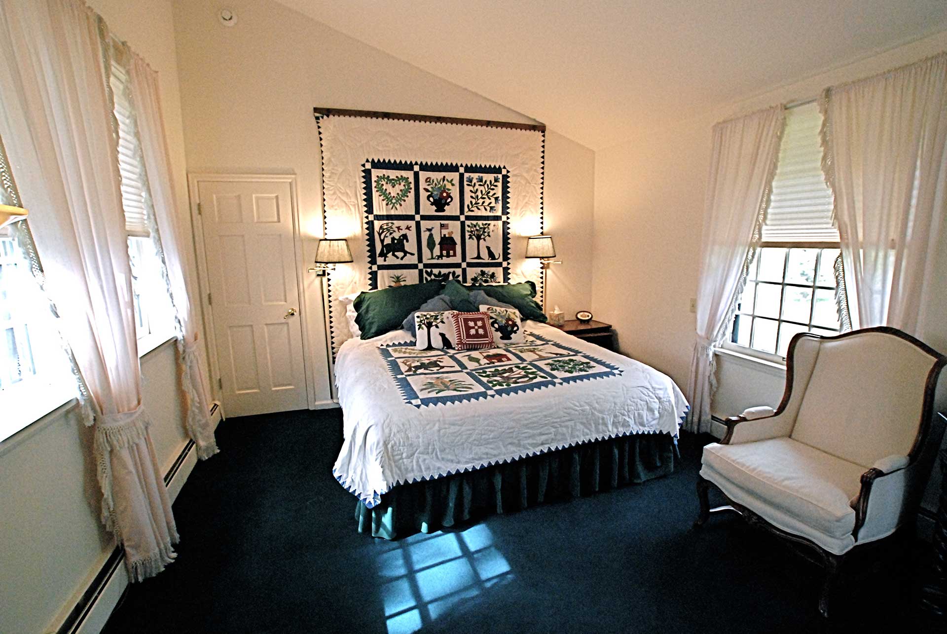 Carriage-House-bedroom