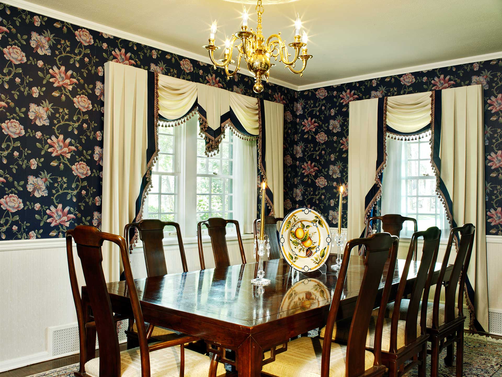 Guest House dining room