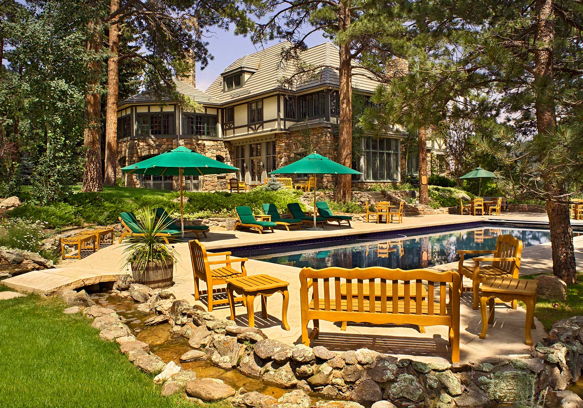 Manor House poolside view